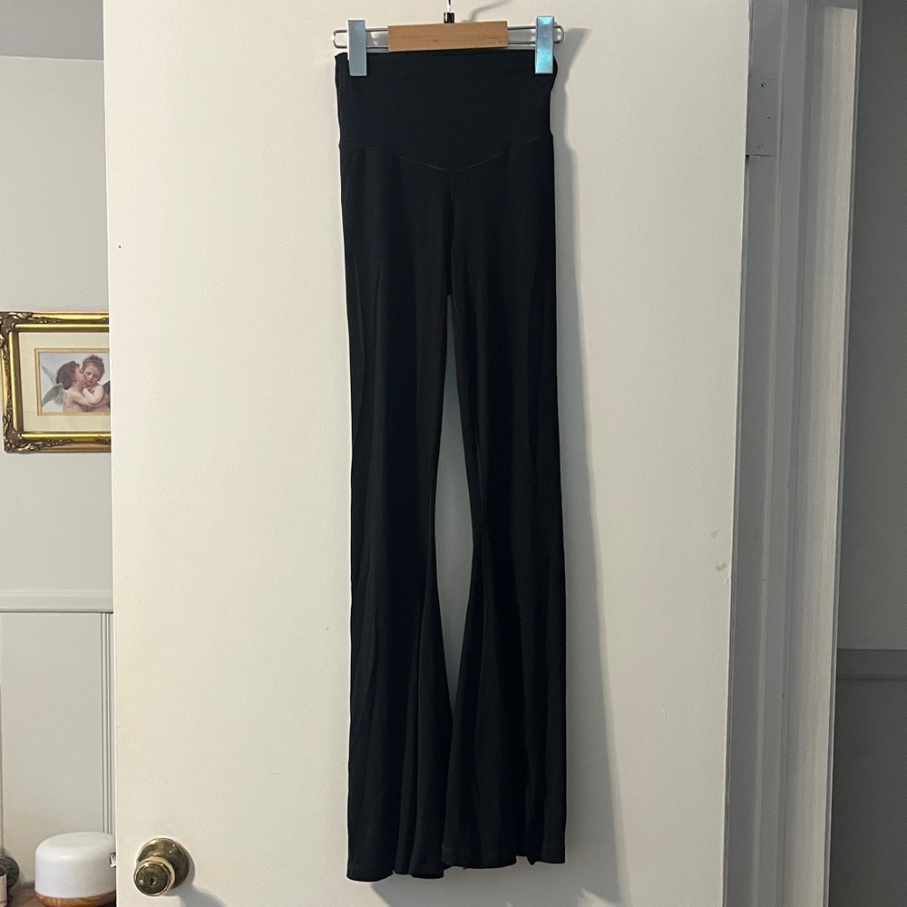 Aerie High-Waist Black Flared leggings